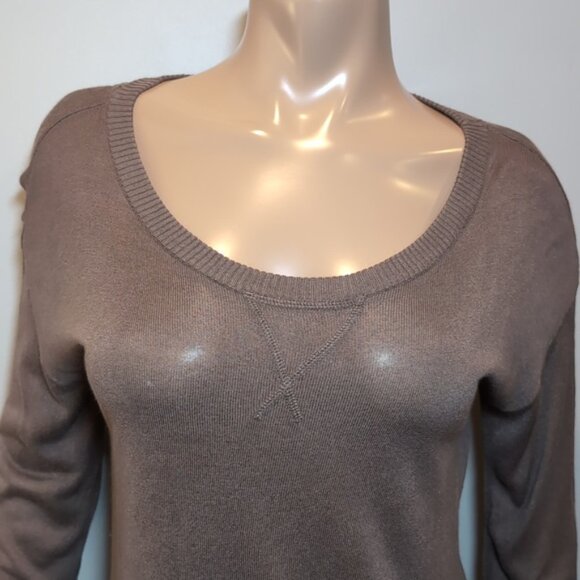 3/$20 Forever 21 Slouchy Pullover Sweater Scoop Neck Dropped Shoulder Viscose - Picture 2 of 9